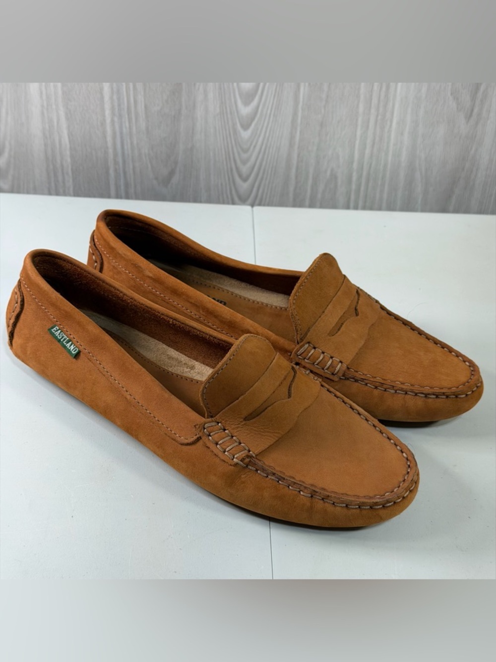Eastland Patricia Moccasin‎ Women’s Sz 8.5 Suede Leather Tan Driving Loafer